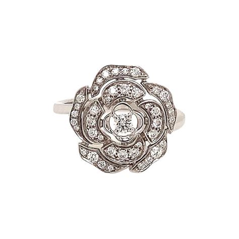 bague fleur diamant chanel